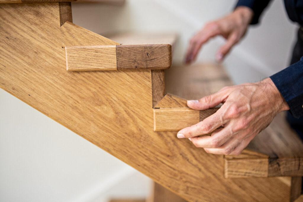 Montage, Qualität und Nachhaltigkeit bei Treppenstufen aus Holz – Artis Treppen